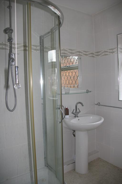 Mere Cottage B & B Alsager Zimmer foto